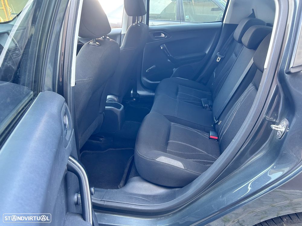 Peugeot 208 1.4 HDi - 9