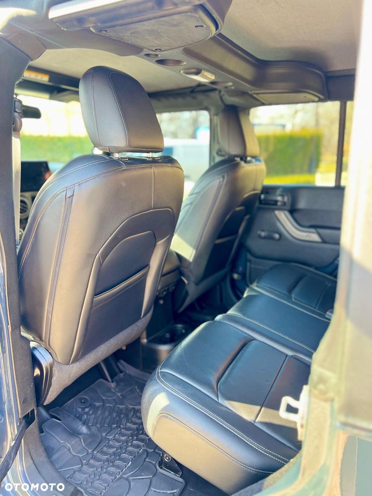 Jeep Wrangler 3.6 Unlim Sahara EU6 - 17