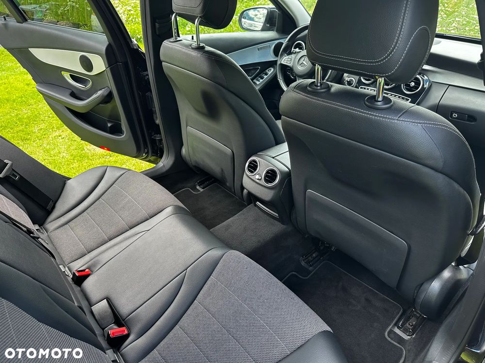Mercedes-Benz Klasa C 220 d 4-Matic 7G-TRONIC - 20