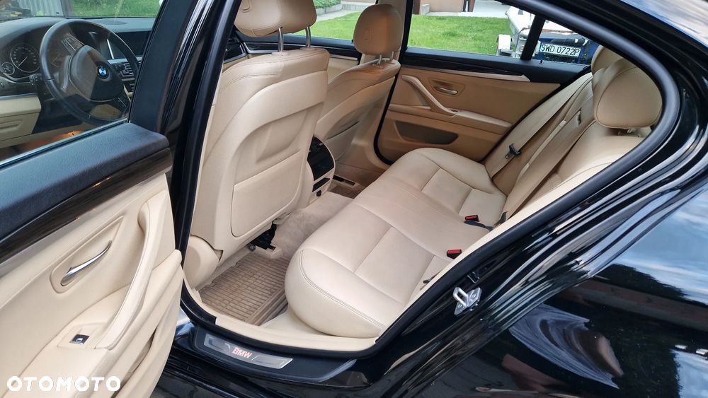 BMW Seria 5 525d Luxury Line - 17