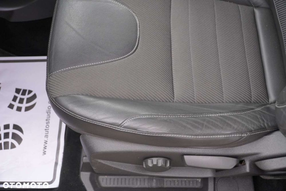 Ford Kuga 2.0 TDCi 2x4 Titanium - 17