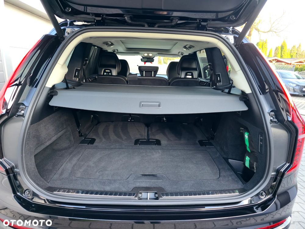 Volvo XC 90 T8 AWD Plug-In Hybrid Ultra Dark 7os - 36