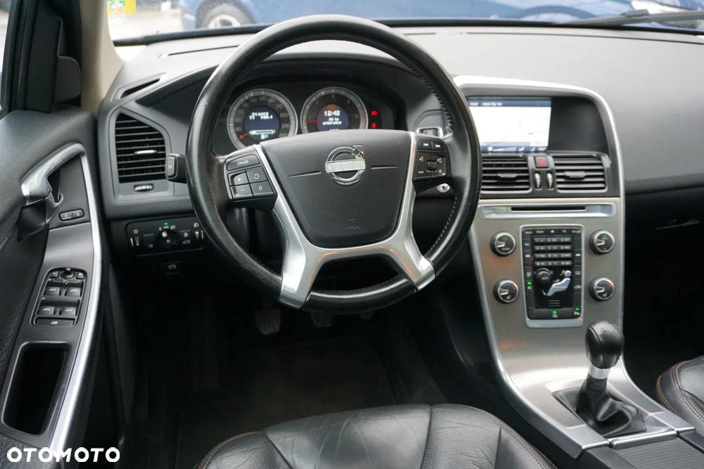 Volvo XC 60 D3 Momentum - 13