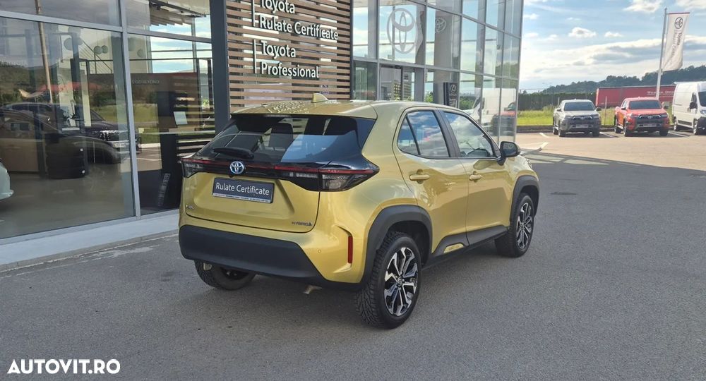 Toyota Yaris Cross 1.5 VVT-i HSD 4x2 Dynamic - 4