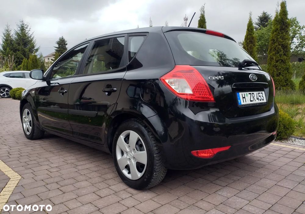 Kia Ceed 1.4 CVVT Dream-Team Edition - 6