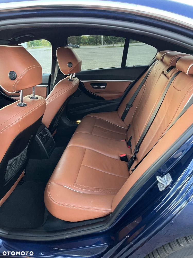 BMW Seria 3 320i xDrive Luxury Line - 12