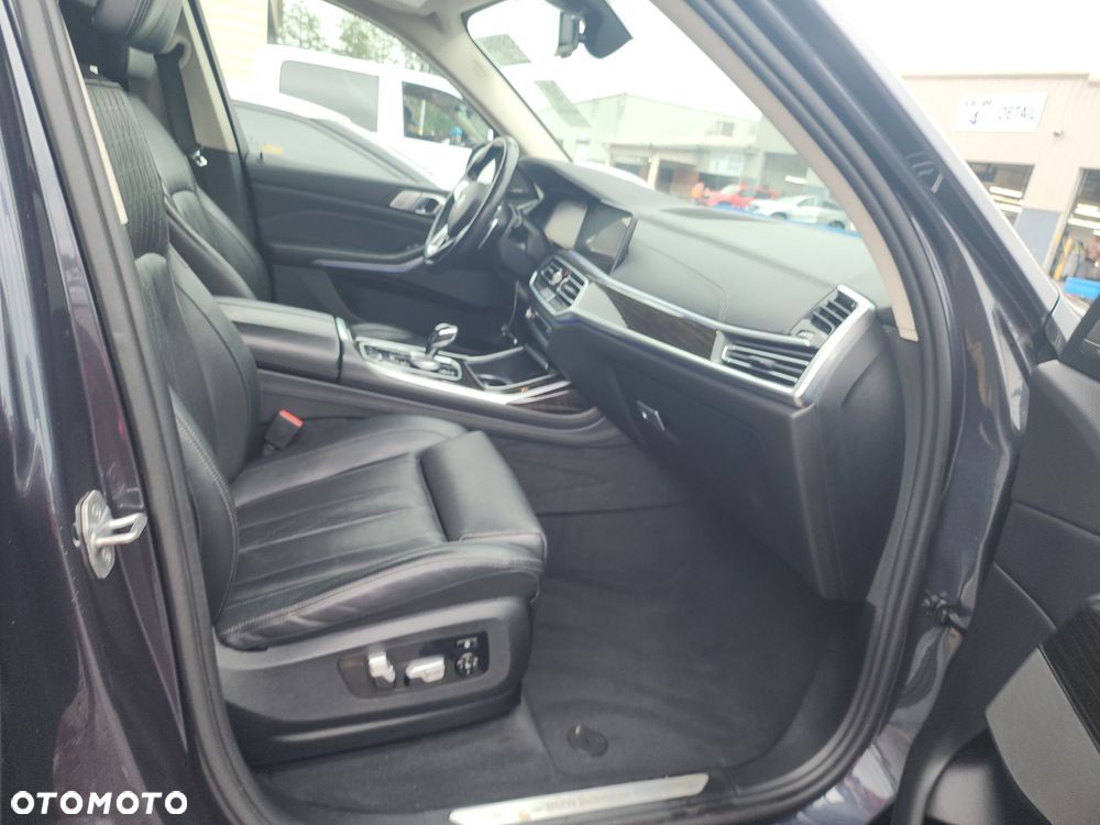 BMW X7 xDrive40i - 8