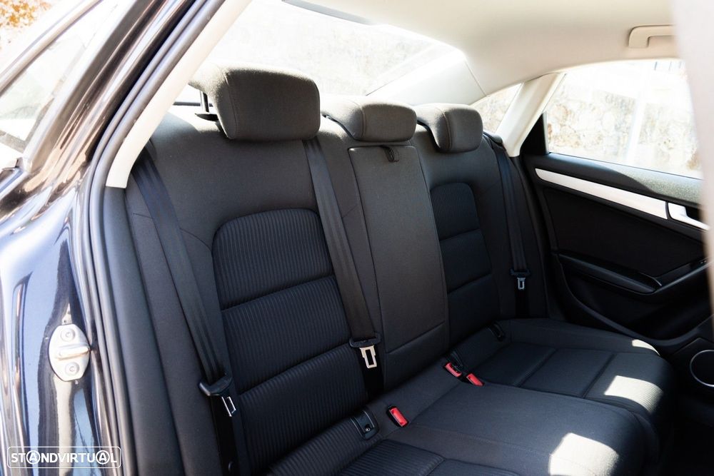 Audi A4 2.0 TDI Advance - 10