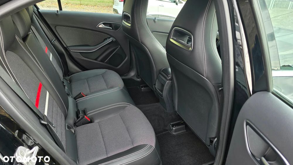 Mercedes-Benz Klasa A 180 BlueEfficiency Edition - 19