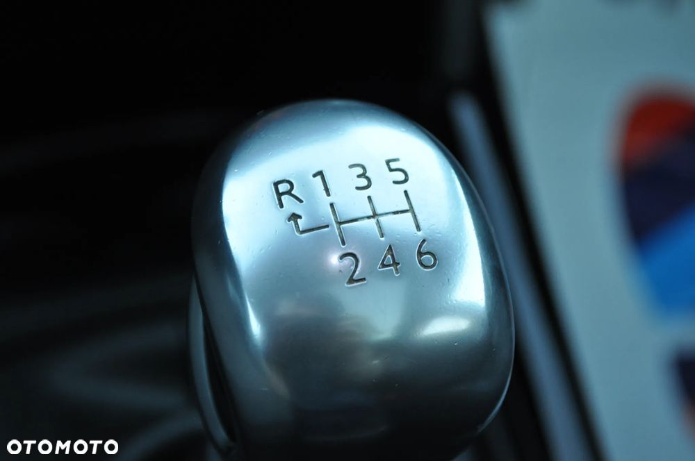 Peugeot 2008 1.2 Pure Tech Allure S&S - 27