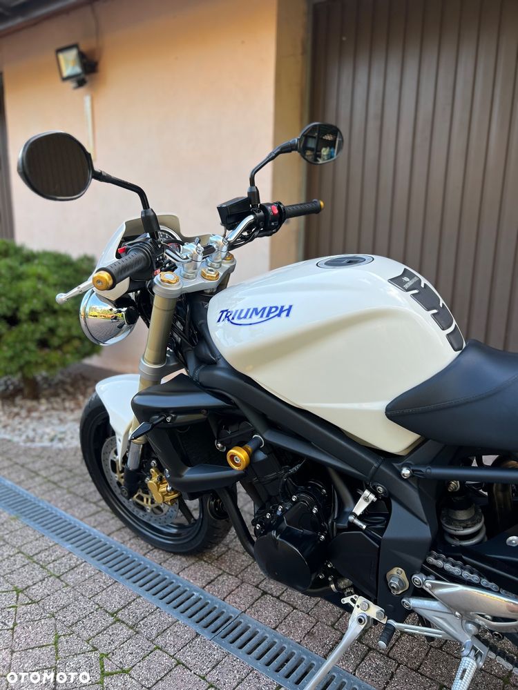 Triumph Street Triple - 28