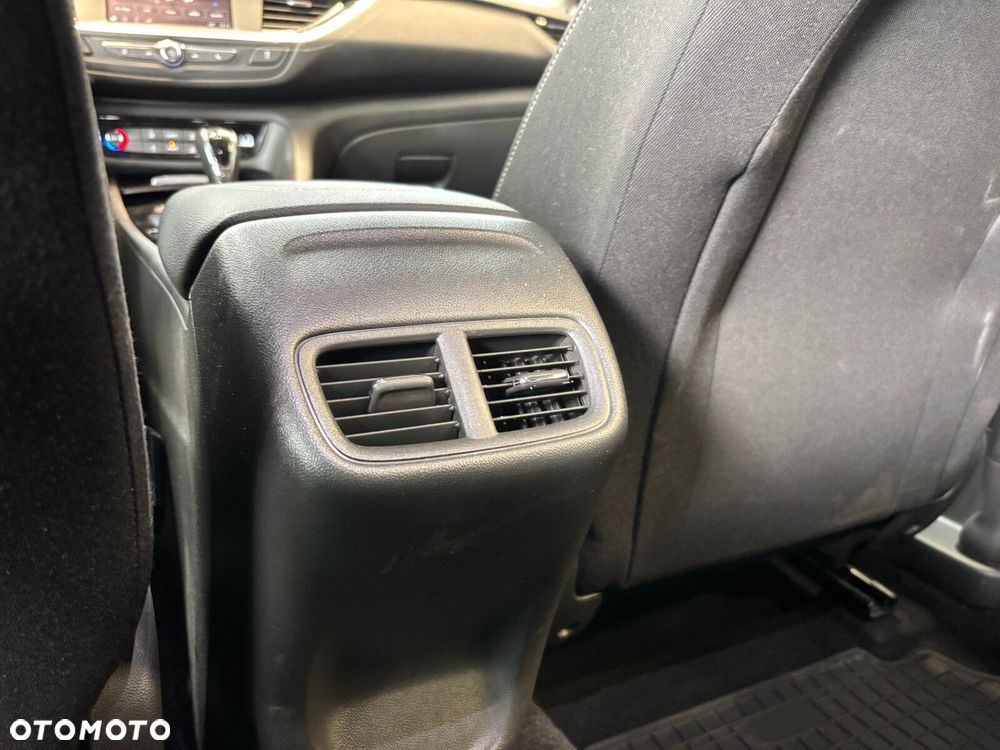 Opel Insignia - 25