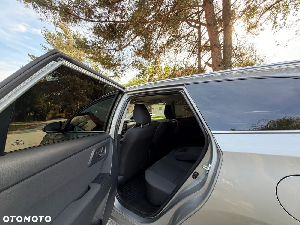 Toyota Auris 1.6 D-4D Edition S+ - 22