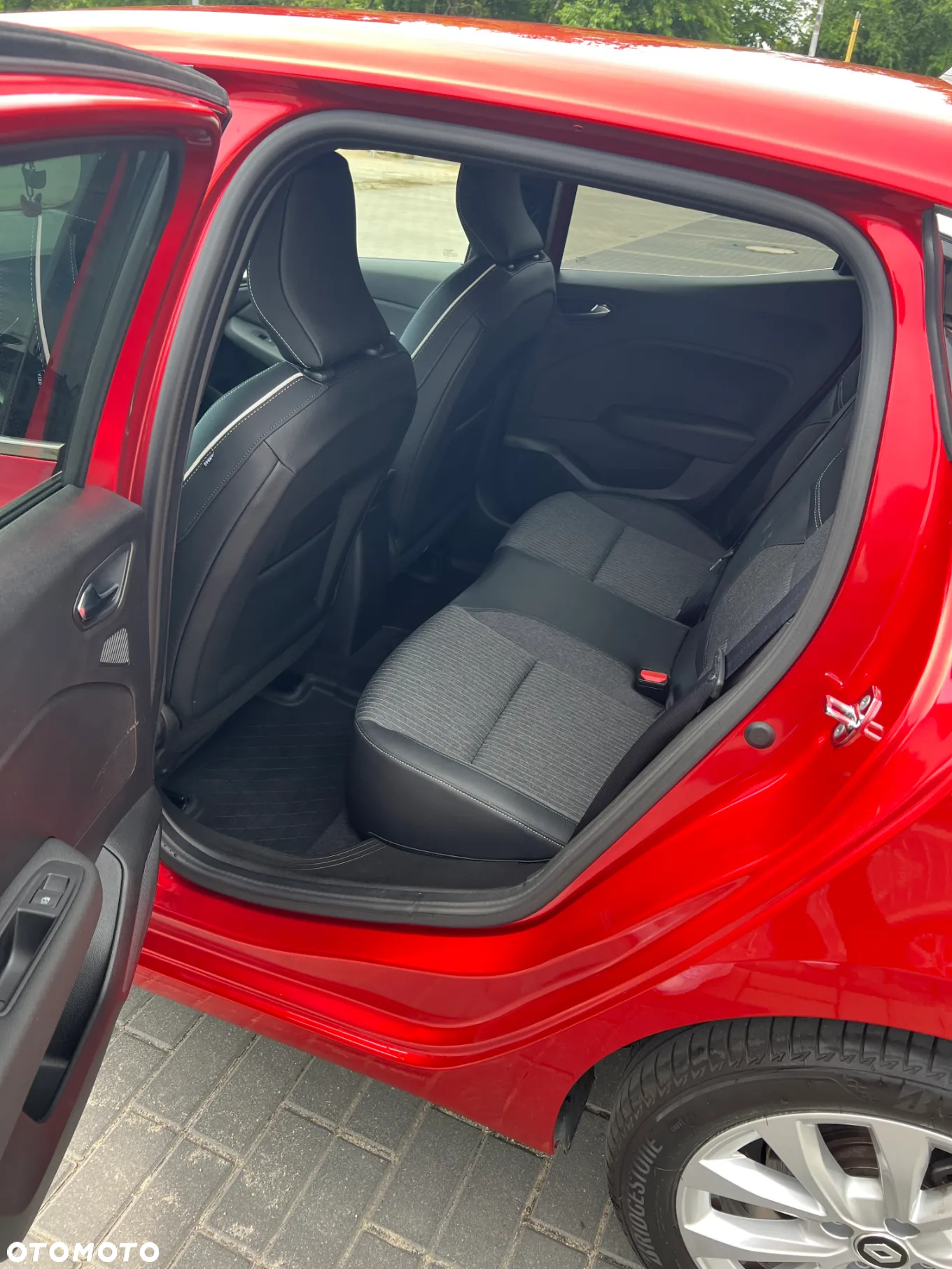 Renault Clio 1.0 TCe Intens Xtronic - 10