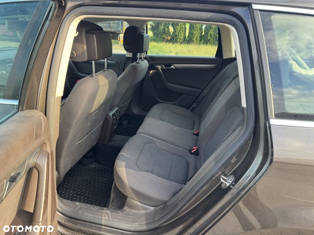 Volkswagen Passat 2.0 TDI Comfortline - 12