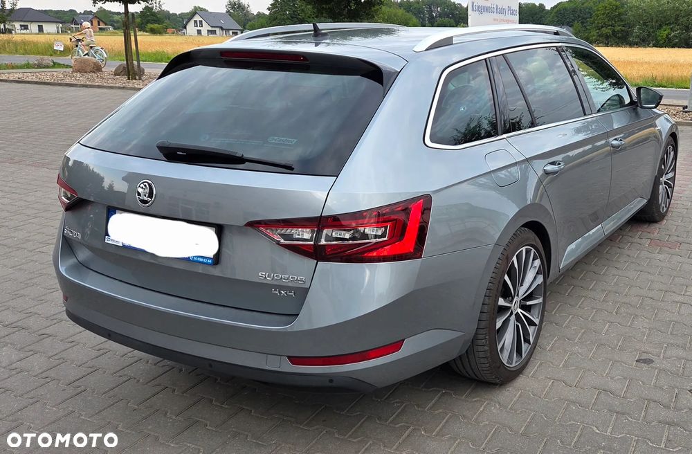 Skoda Superb 2.0 TDI 4x4 L&K DSG - 3