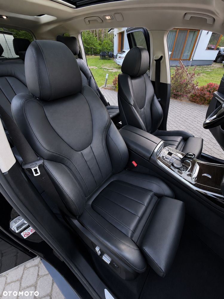 BMW X7 xDrive30d - 27