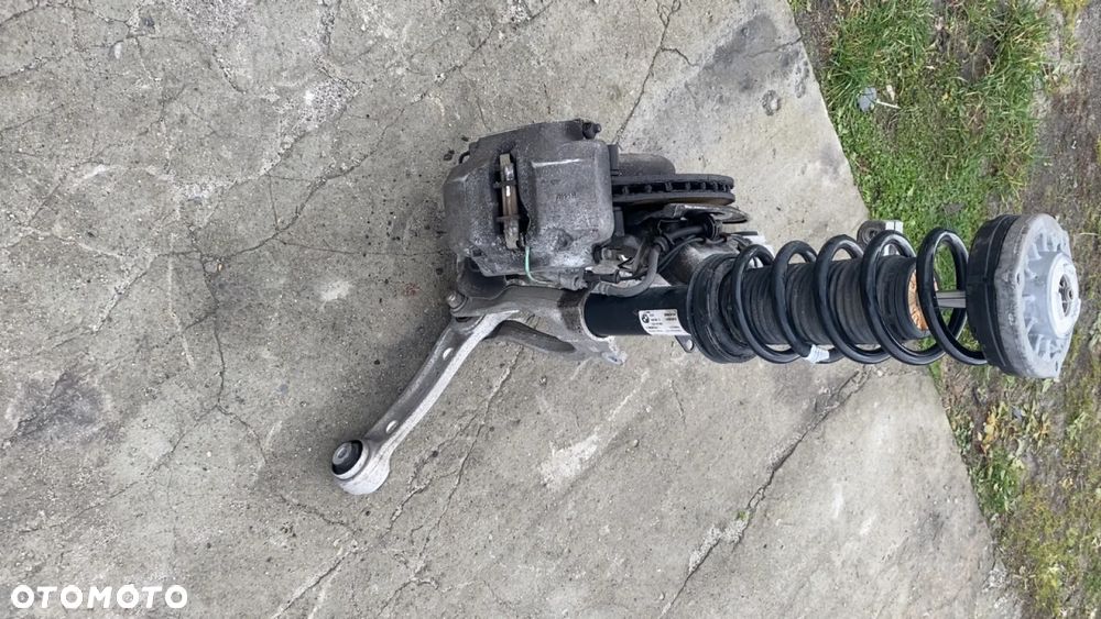 BMW G30 G31 XD 4X4 PRZEDNIE LEWE ZAWIESZENIE ZWROTNICA WAHACZ AMOR 6866639 - 3