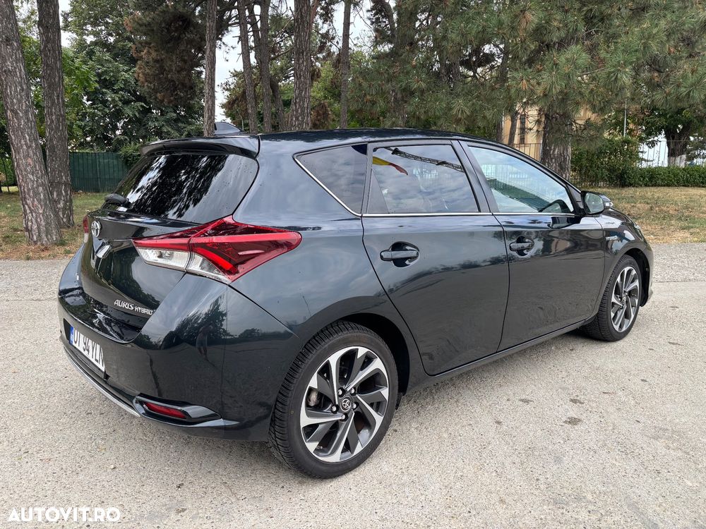 Toyota Auris 1.8 L VVT-i HSD Sol - 3