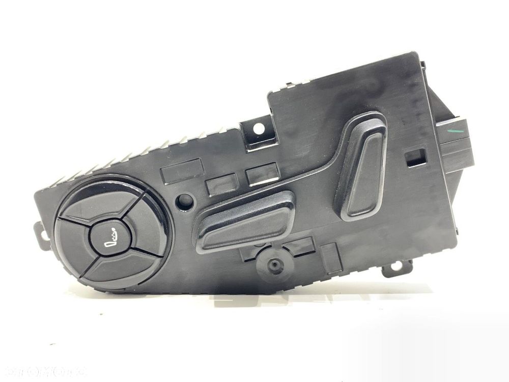 PRZEŁĄCZNIK FOTELA LEWY - 147.00 PLN - SKODA SUPERB IV 2023 - 2.0 TSI 195 kW [265 KM] benzyna 2023 - 1