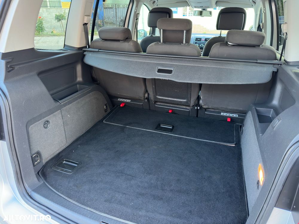 Volkswagen Touran 1.6 TDI DPF BlueMotion Technology Comfortline - 25