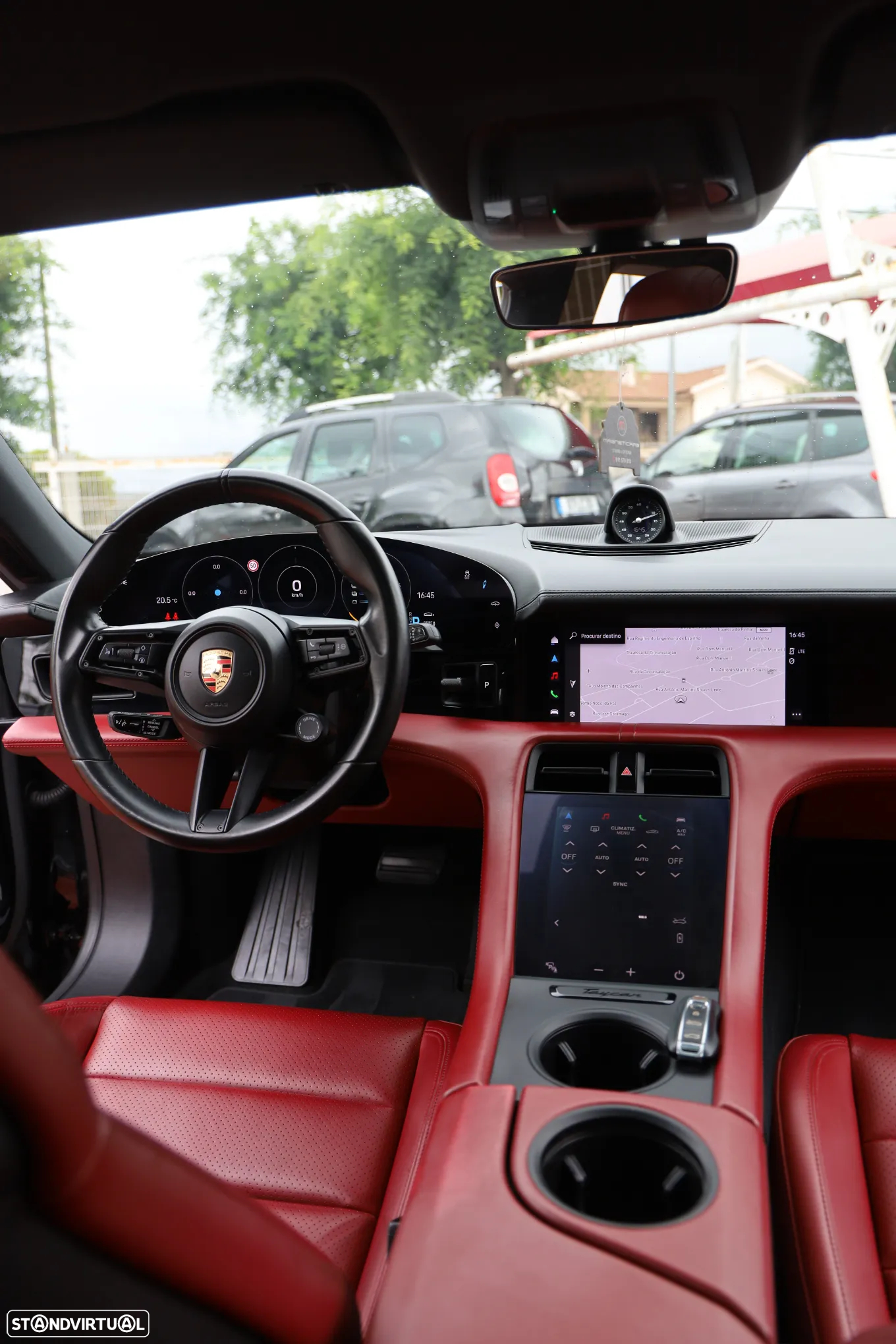 Porsche Taycan 4S - 26