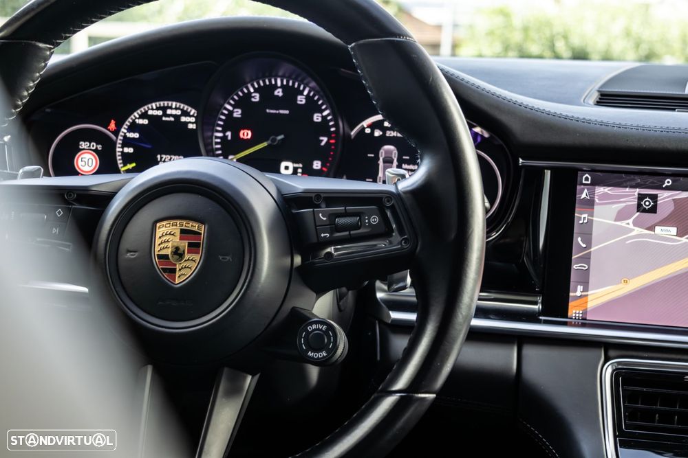 Porsche Panamera - 21
