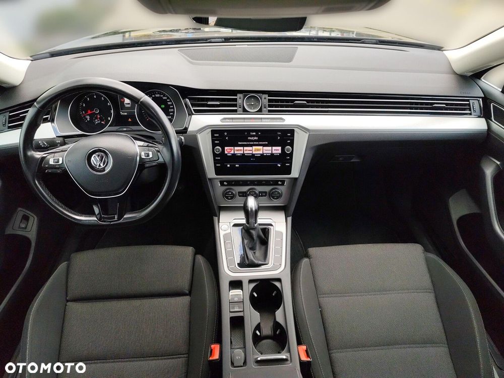 Volkswagen Passat - 15