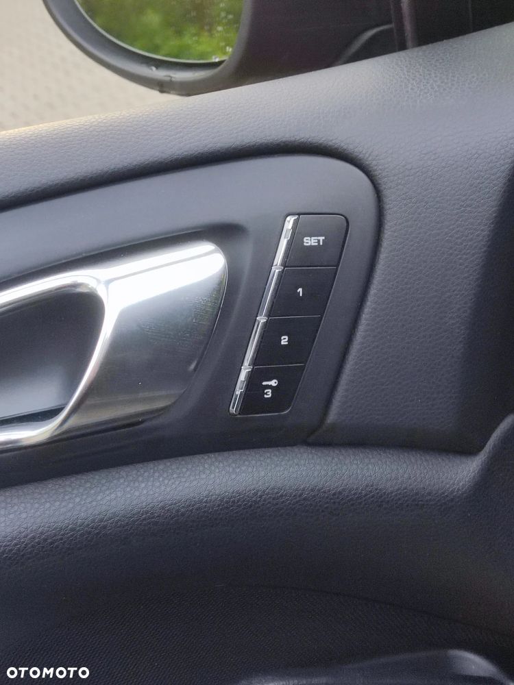 Porsche Cayenne Tiptronic S - 23