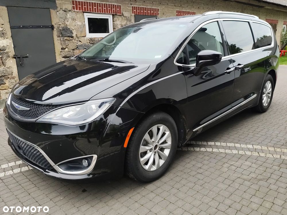 Chrysler Pacifica - 7