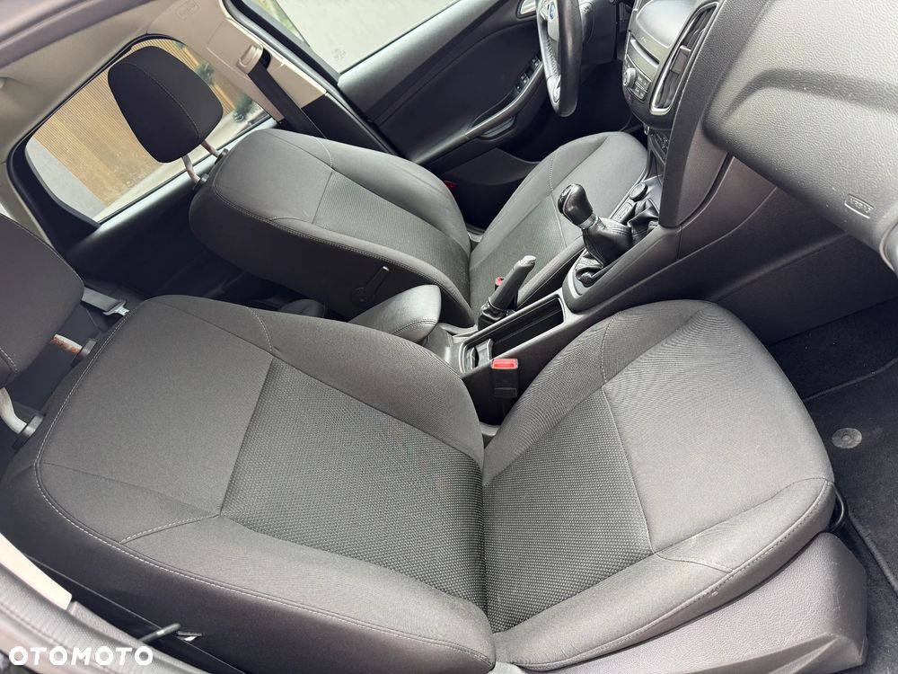 Ford Focus 1.0 EcoBoost Titanium - 34