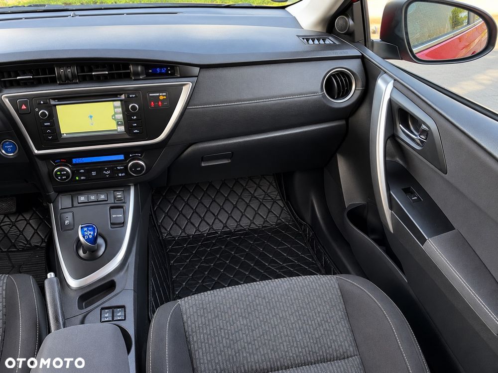 Toyota Auris 1.8 HSD Luna - 10