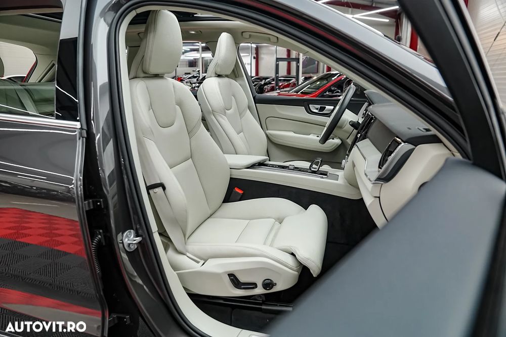 Volvo XC 60 Recharge T6 Twin Engine eAWD Inscription Expression - 12