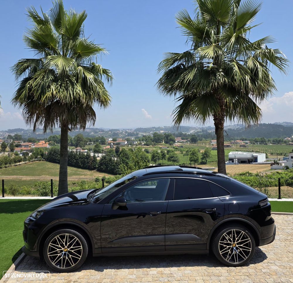 Porsche Macan Electric - 8