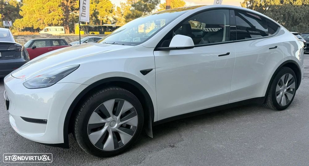 Tesla Model Y Long Range Dual Motor AWD - 3