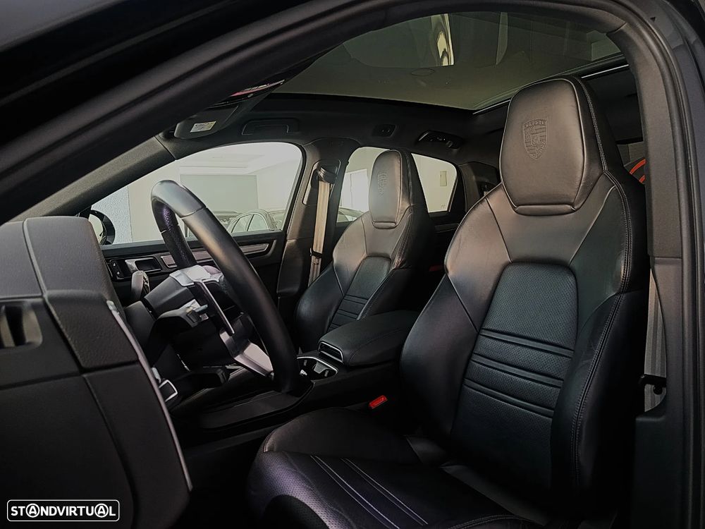 Porsche Cayenne Coupé E-Hybrid Platinum Edition - 27