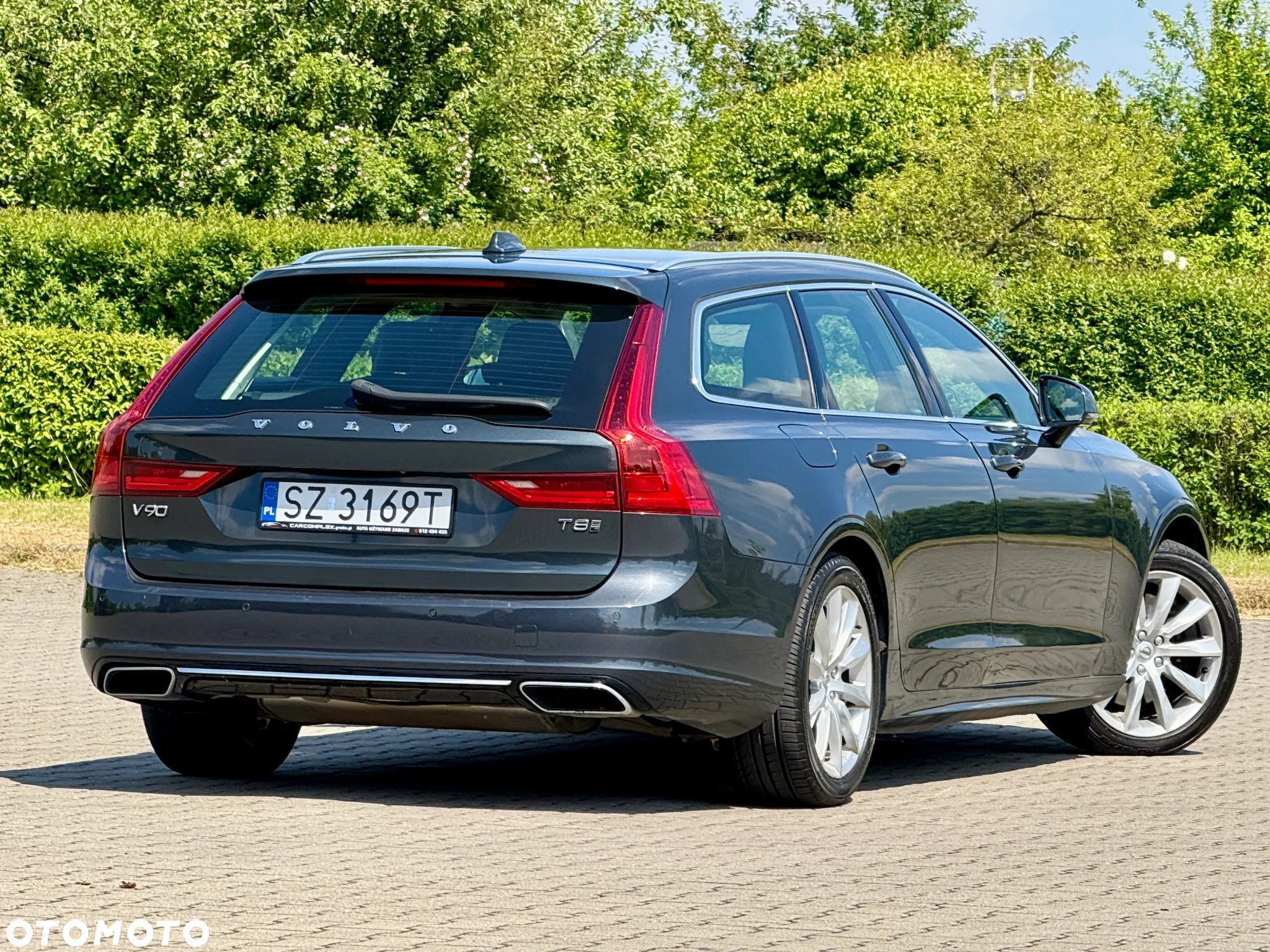 Volvo V90 T8 AWD Plug-In Hybrid Momentum Pro - 9