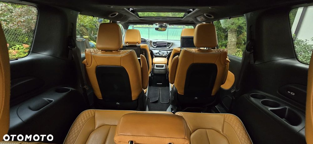Chrysler Pacifica - 23
