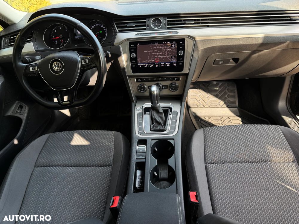 Volkswagen Passat - 2