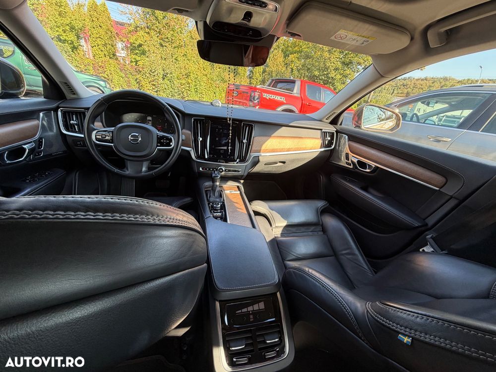 Volvo S90 D5 AWD Geartronic Inscription - 4