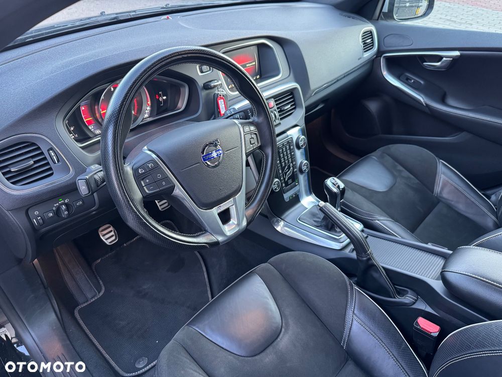 Volvo V40 D2 Drive-E R-Design Momentum - 5