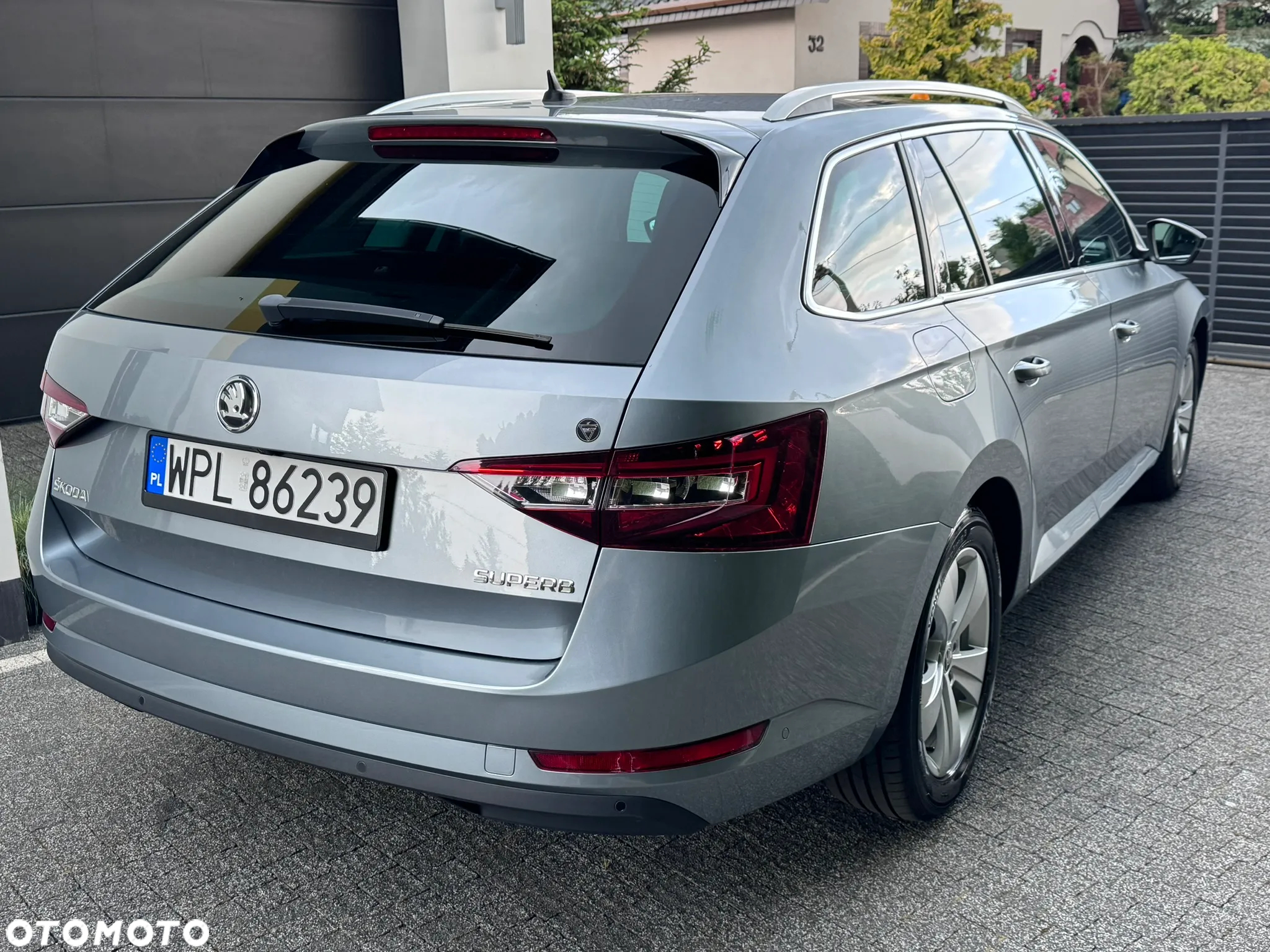 Skoda Superb 2.0 TDI Sportline DSG - 8