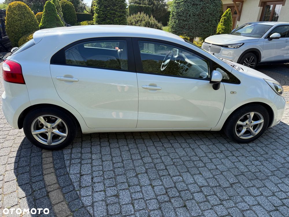 Kia Rio - 6