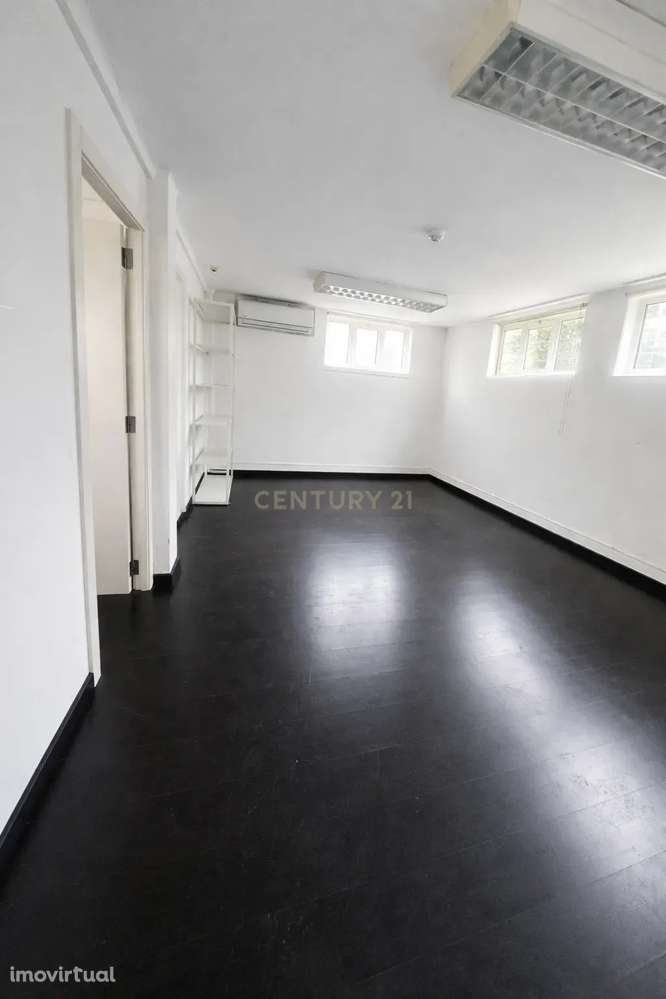 Moradia Independente para Arrendamento | Serviços | Lumiar | Lisboa - Grande imagem: 4/27