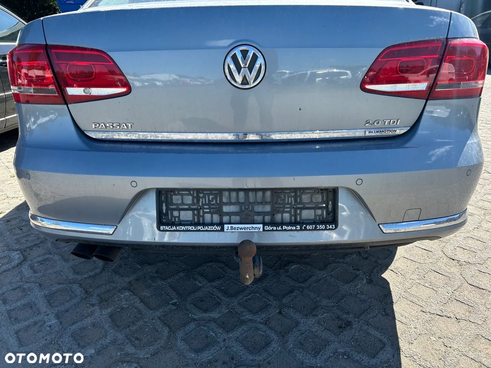 HAK HOLOWNICZY VW PASSAT B7 SEDAN - 1