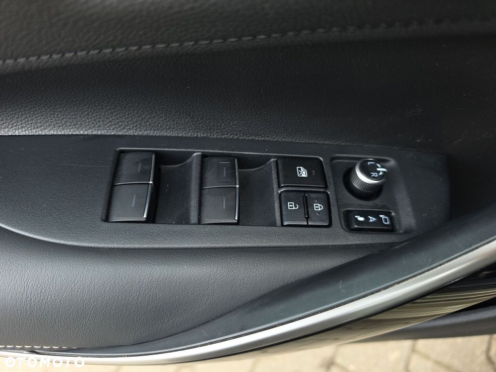 Toyota Corolla 1.8 Hybrid Executive - 19