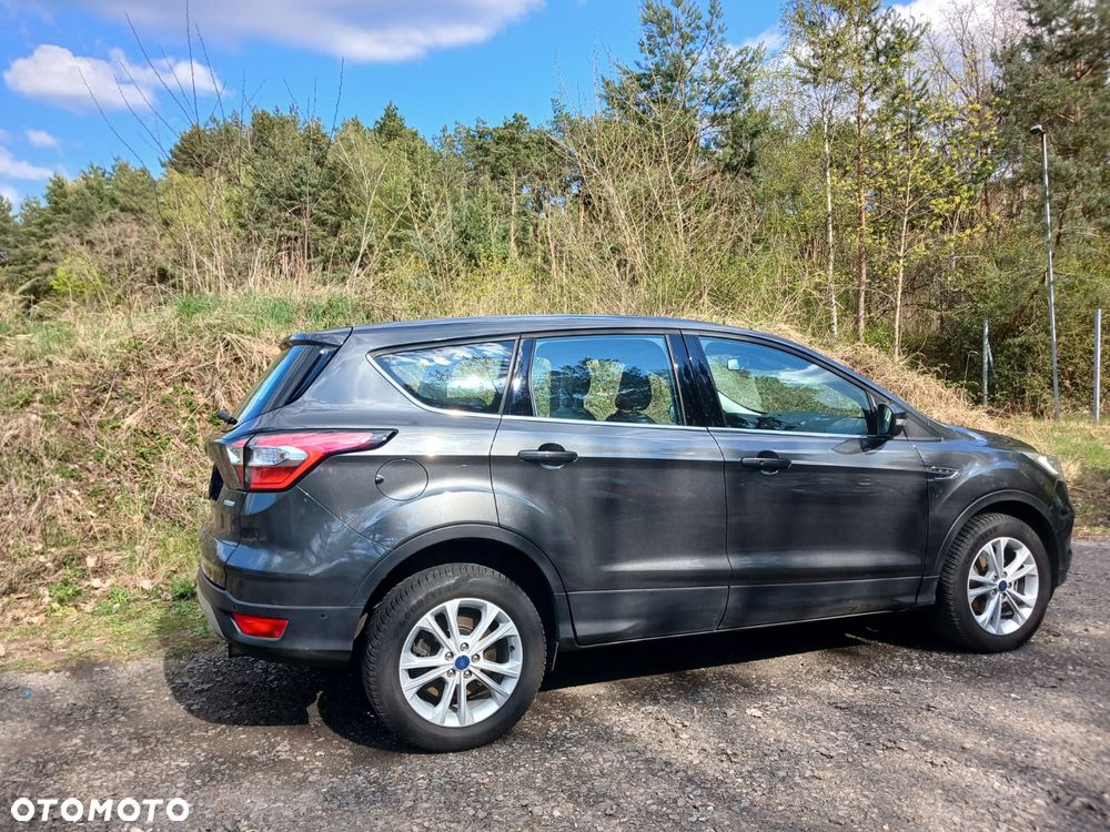 Ford Kuga 1.5 EcoBoost 2x4 Titanium - 9