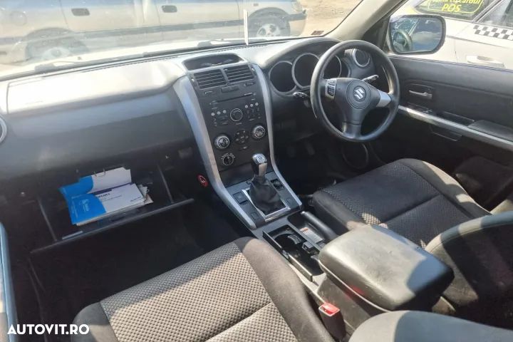 Dezmembrez Suzuki Grand Vitara 2007  motor 1.9ddis F9Q 130cp volan dreapta  dezmembrari - 6