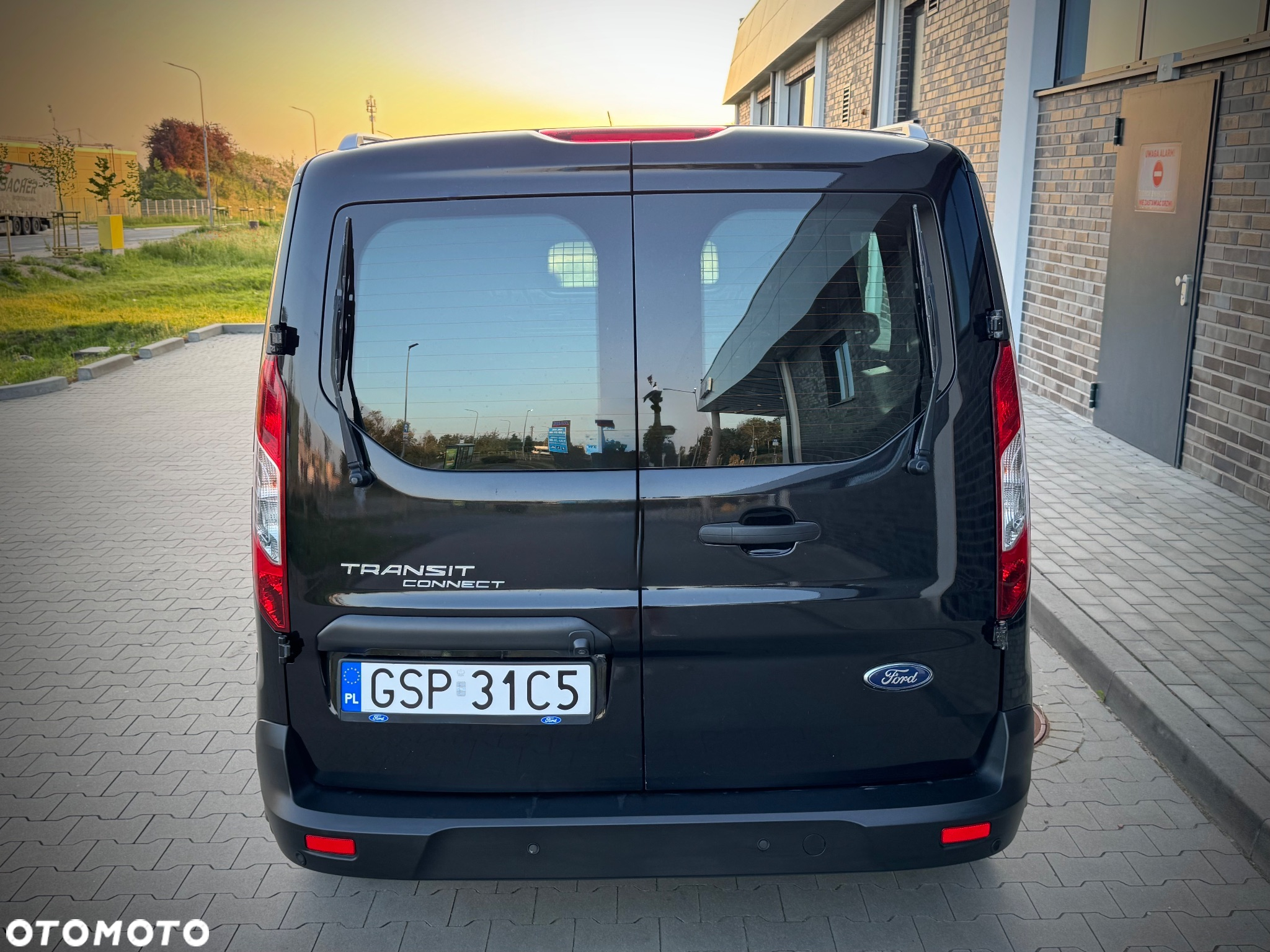 Ford Transit Connect - 9