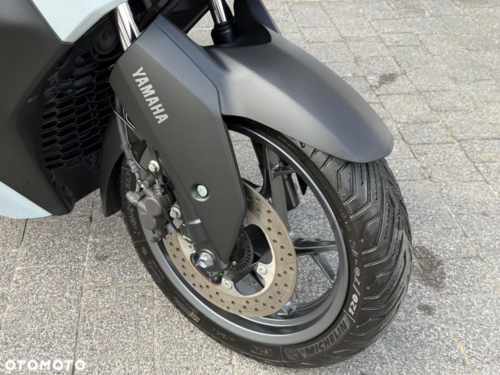 Yamaha X-max - 17